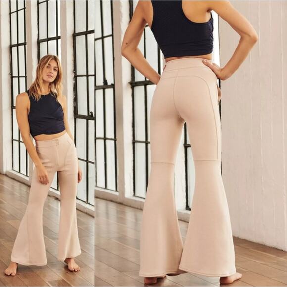 Free People Movement Light Heart Flare Pant in Sandshell Women 12 Athleisure New - Picture 1 of 11